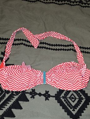 Xhilaration Coral and White Geometric Bikini Top